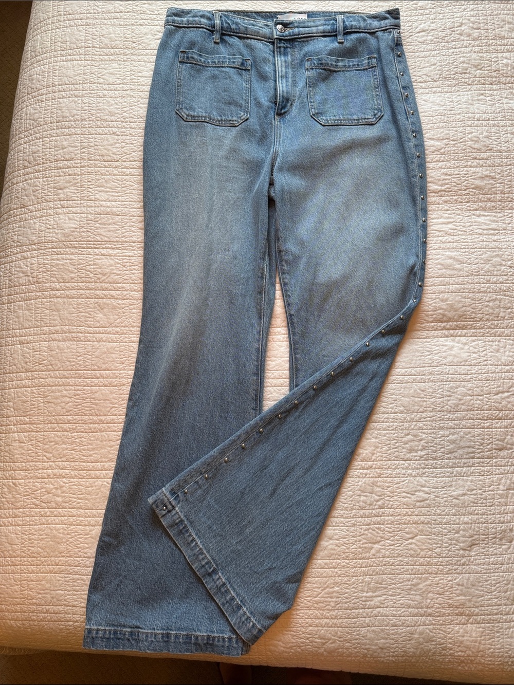 Women’s Blue Stud-Trim Straight Jeans